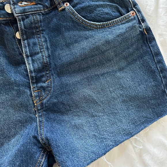 Pull and bear denim shorts size 10 - Picture 5 of 5